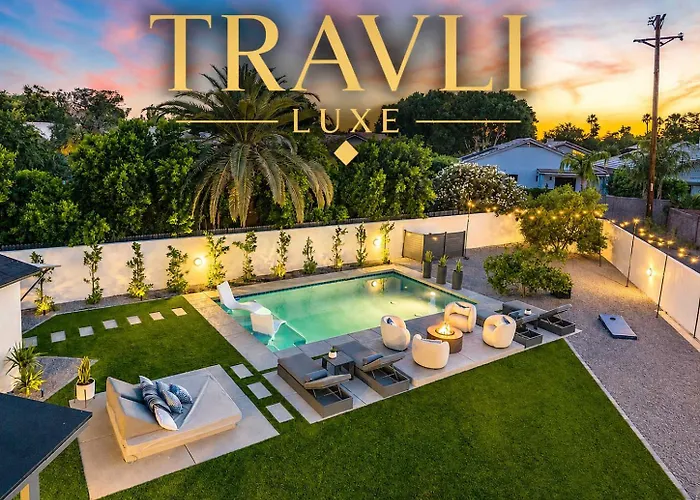 Dom wakacyjny New The Barrington Ultra-luxe Designer Estate *